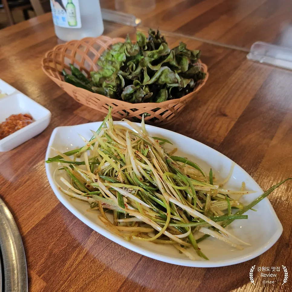 Sauces and accompanying side dishes at Yongchon Gogi-jip