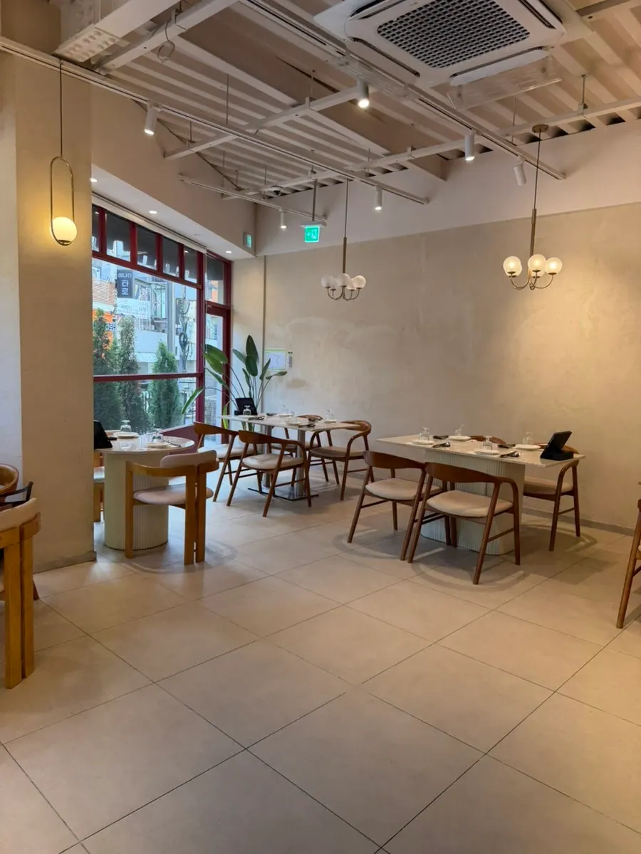 강남대로102길 더미뇽 서울 외관