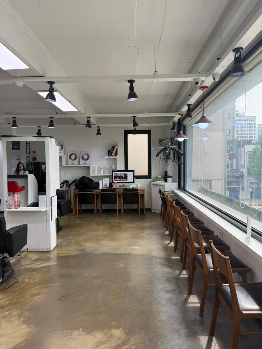 Reception area inside Demon Hair Sinchon Branch