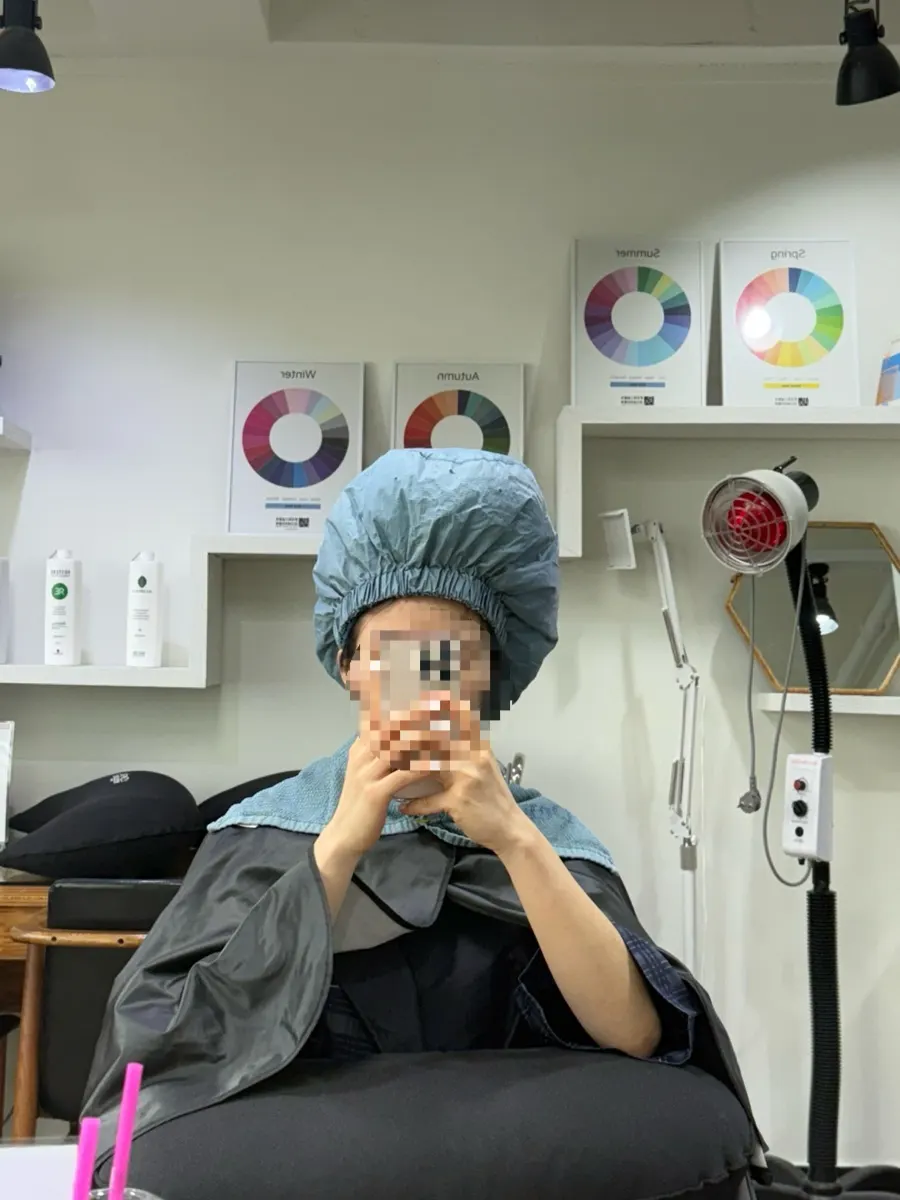 Galvanic device helping scalp product absorption