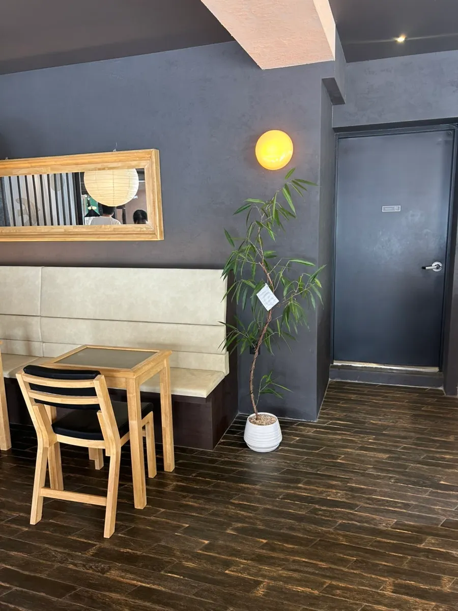 Dento's calm interior atmosphere