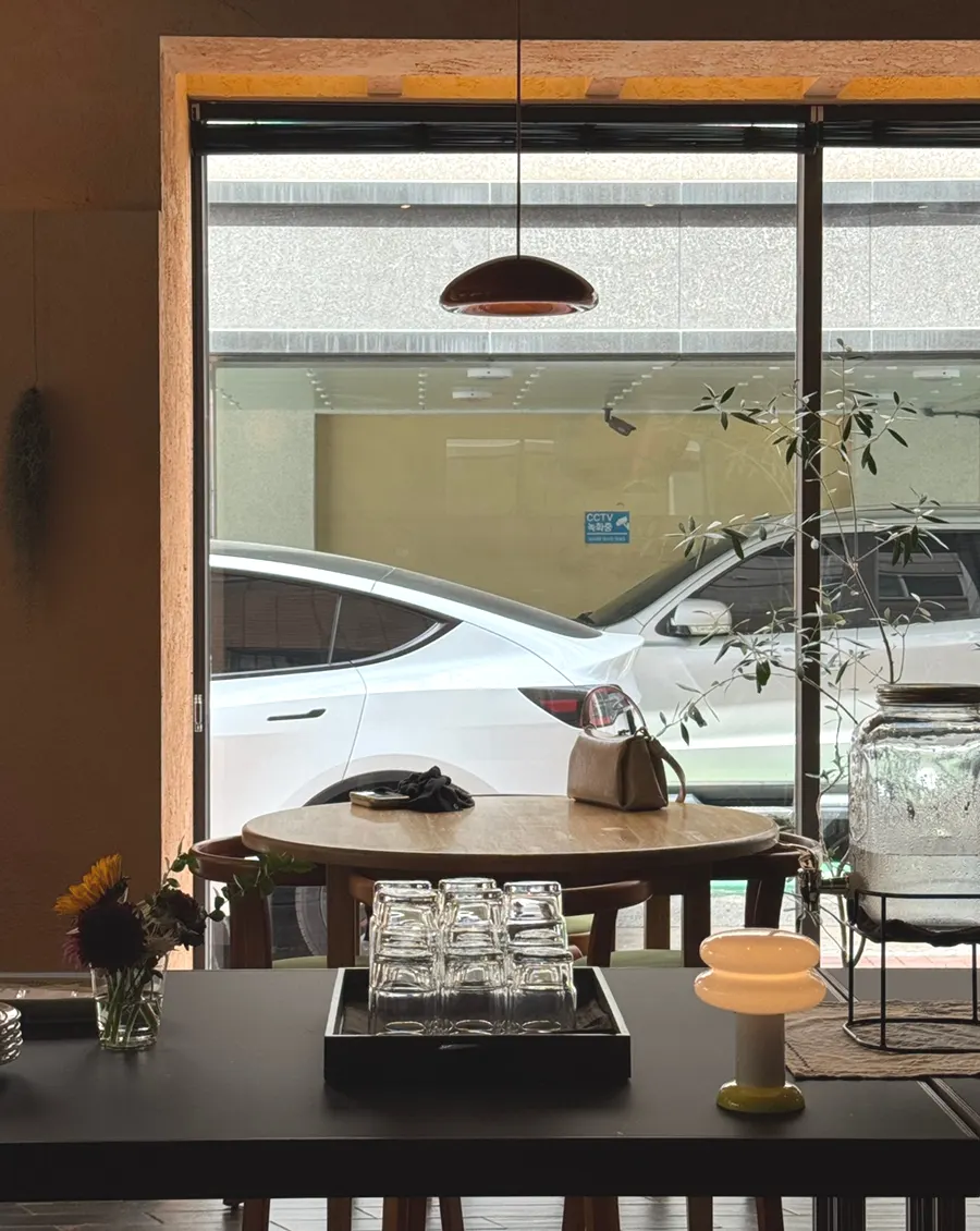 Dento's entrance with a European-alley feel