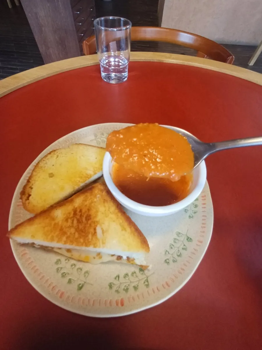 풍미가 진한 덴토 토마토 수프