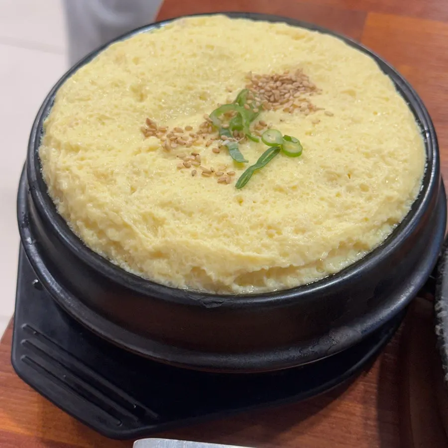 The savory doenjang stew included with the set