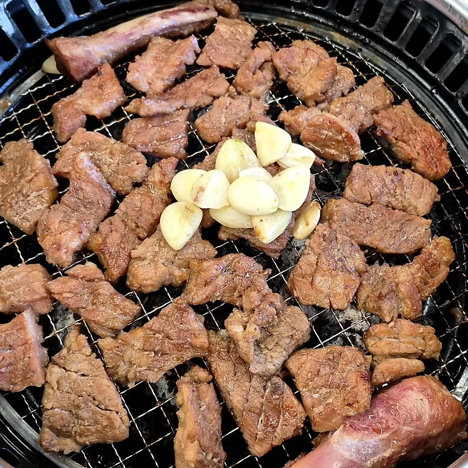 수정갈비 주문 메뉴 영상 장면