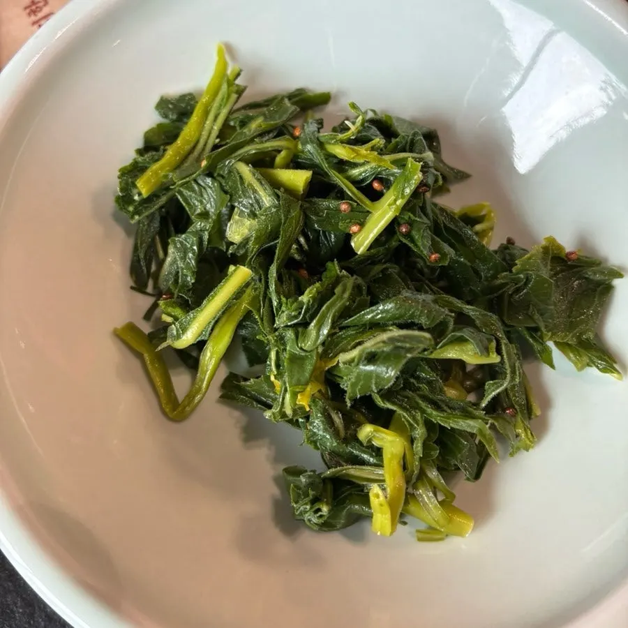 装在小碟里的德真志配菜