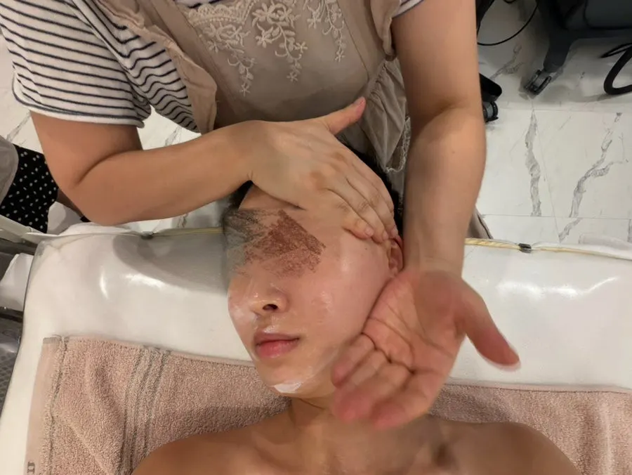 진정팩과 두피 데콜테 관리 과정