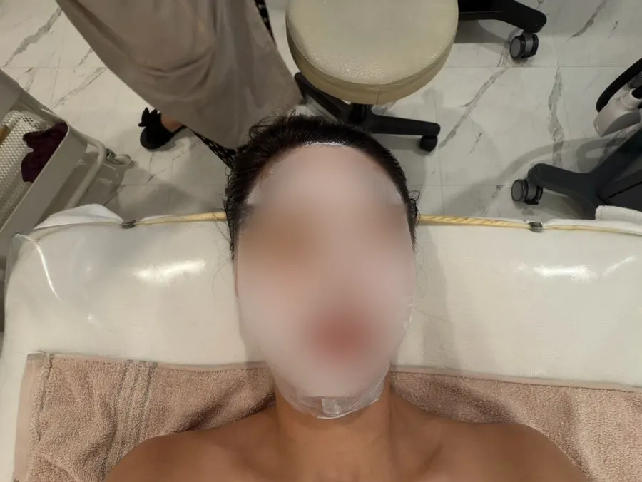 Contour care process adjusted to skin condition