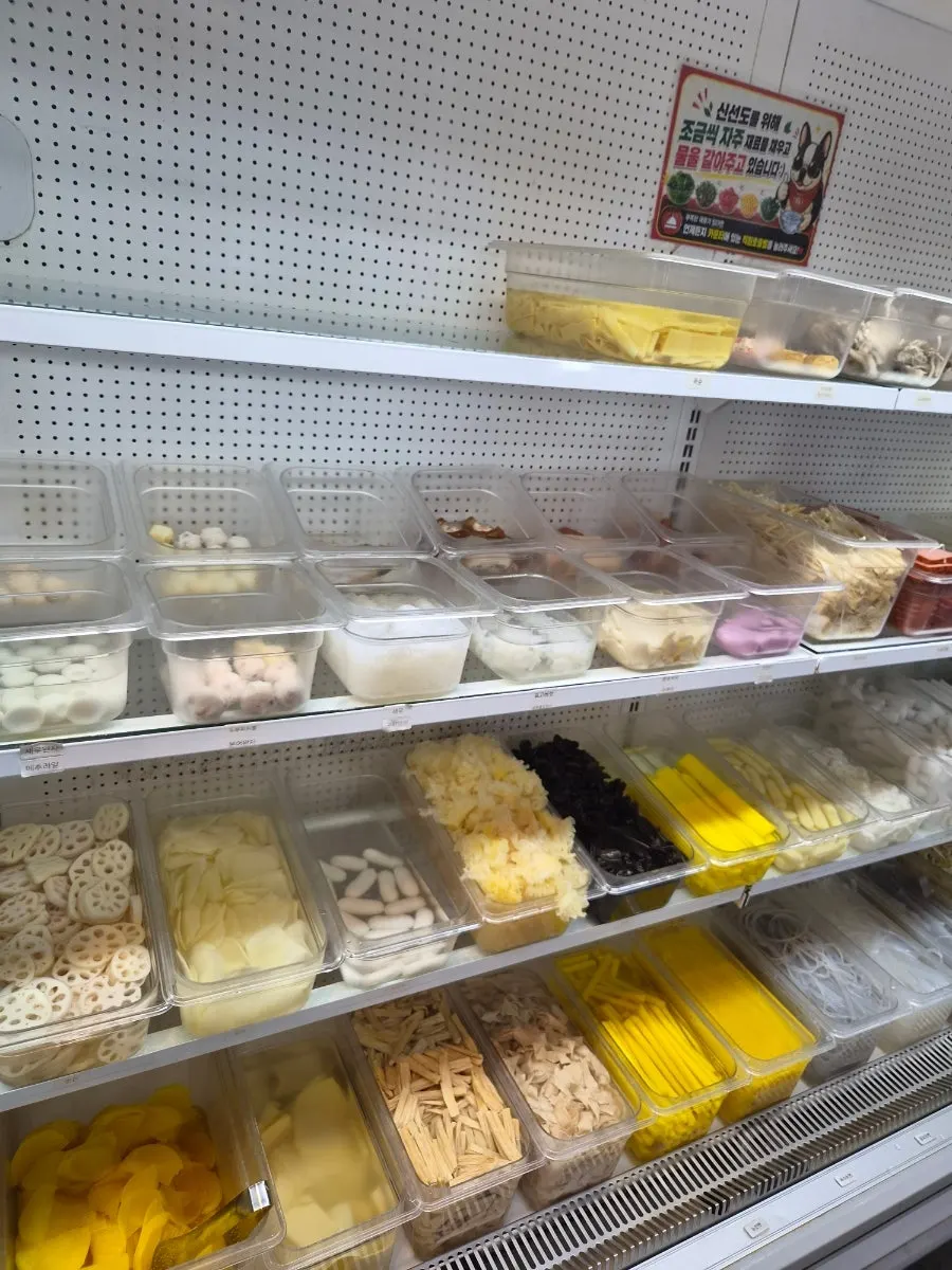 The self-bar ingredient display at Mara Golmok