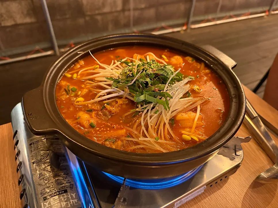 Ordered dishes served at the table at Jansang