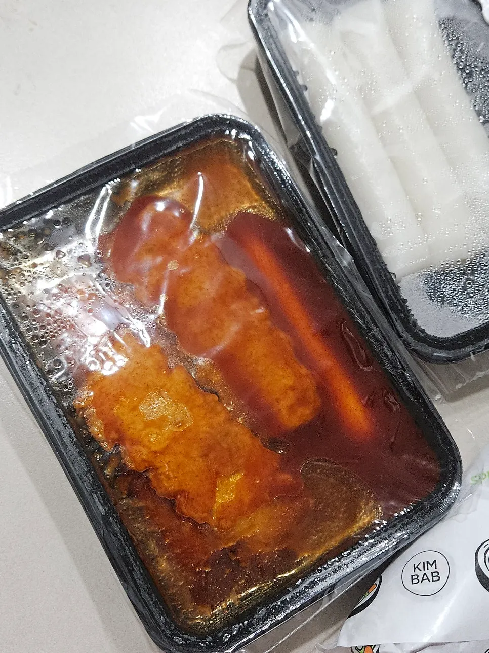 タレが絡んだカレトックのトッポッキ