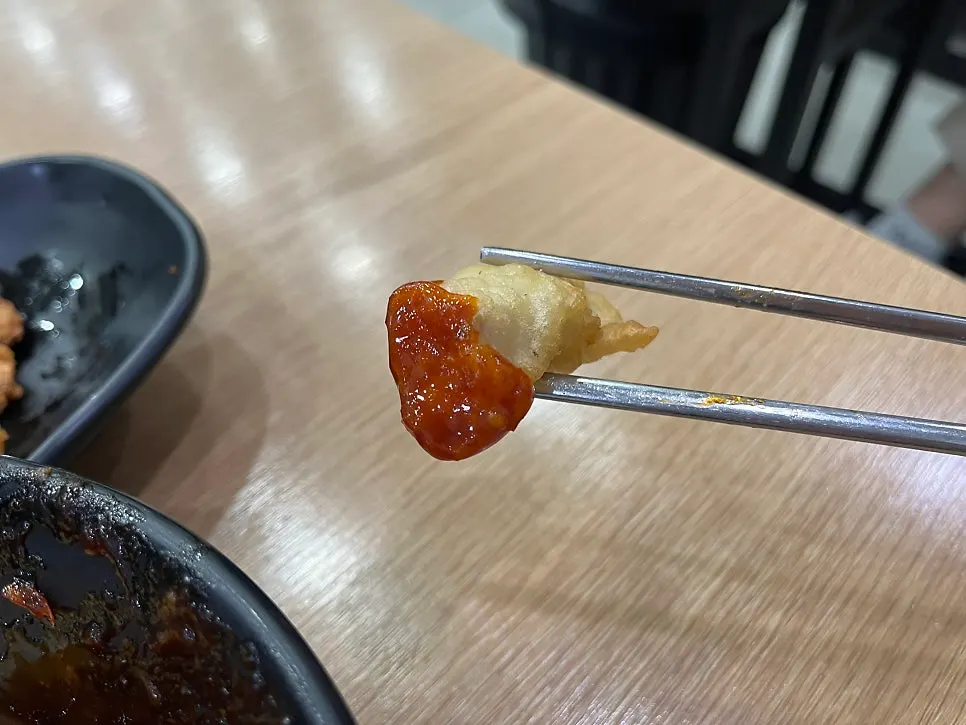 Assorted fried snacks eaten alongside tteokbokki