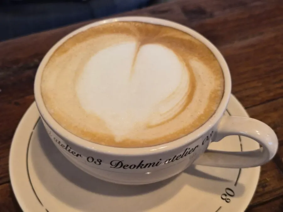 Hot decaf latte with dessert