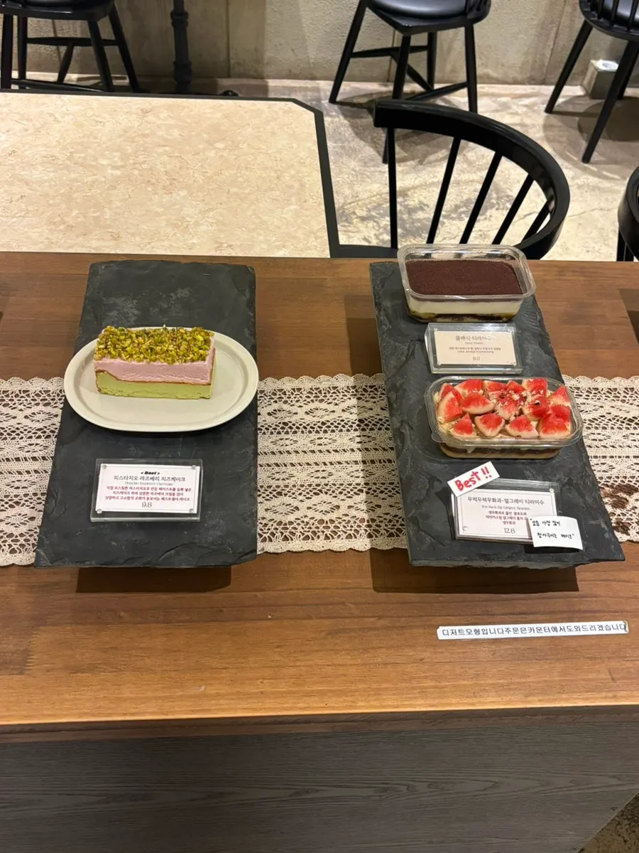 Dessert models displayed for customers to check before ordering