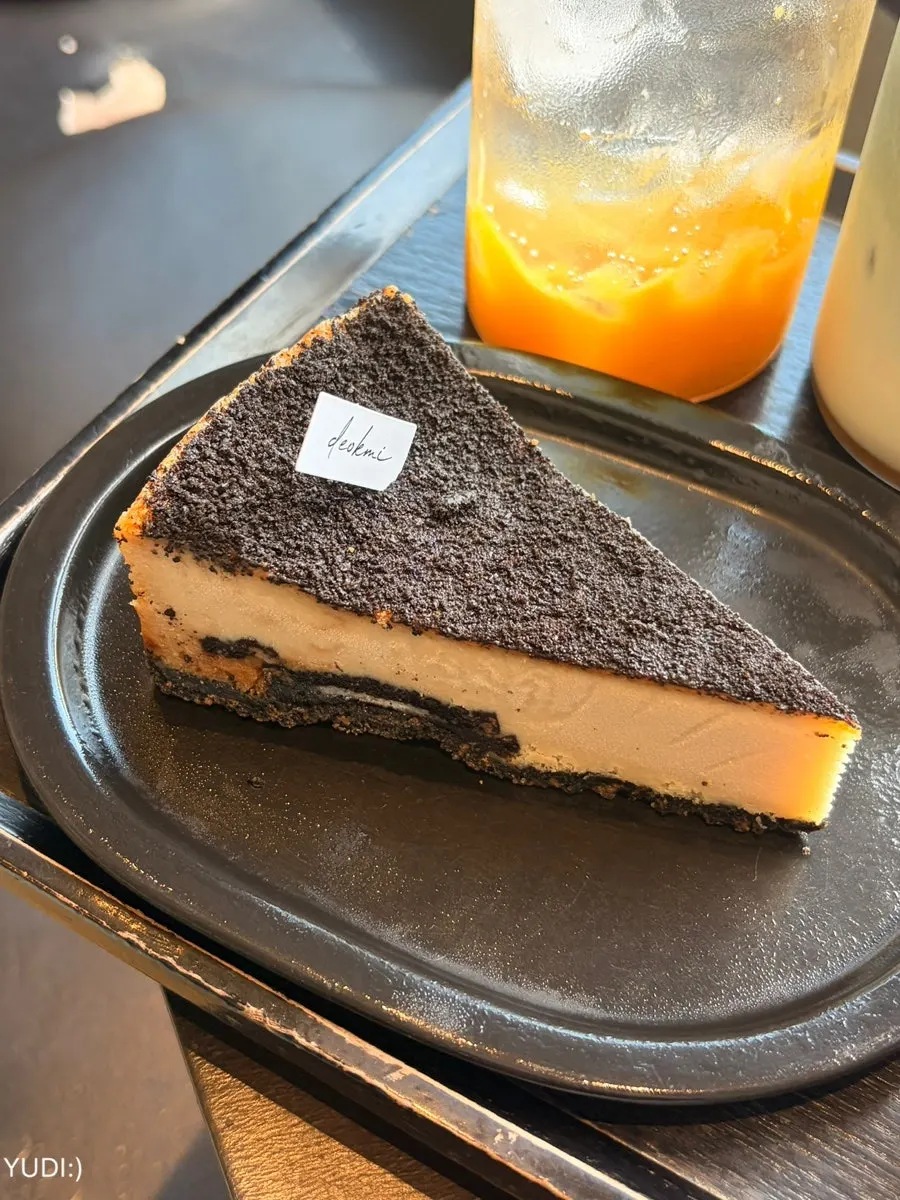 Dense, creamy Oreo cheesecake at Deokmi Gijang Branch
