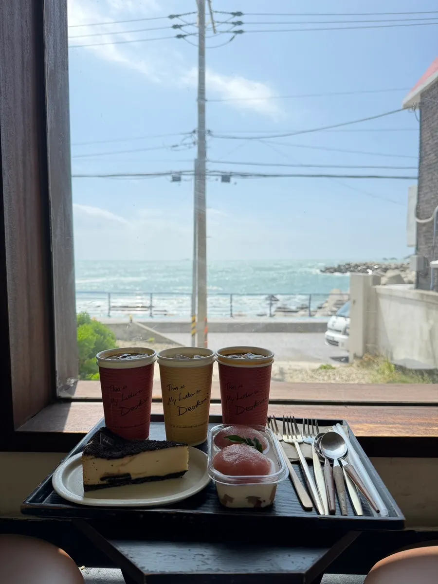 Iced americano and royal vanilla bean latte