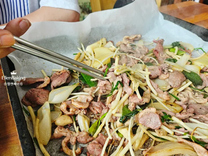 Lettuce wrap with samchae and duck loin roast
