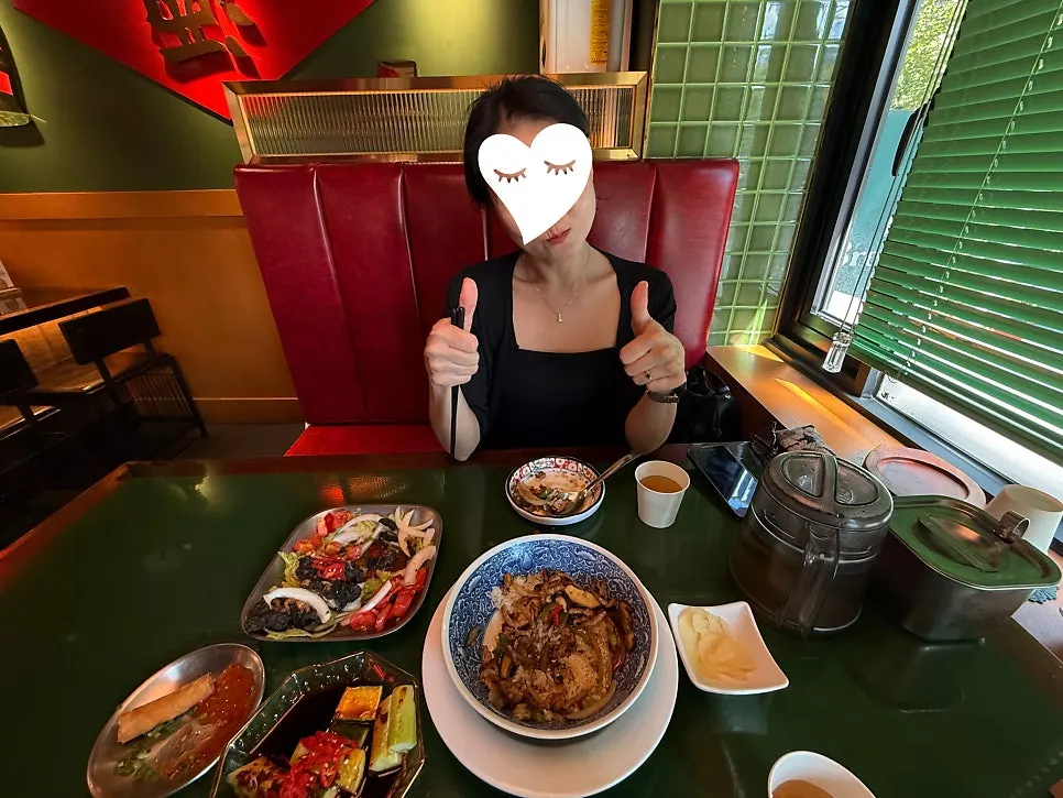 A quickly served full Chinese meal at Huhugwan