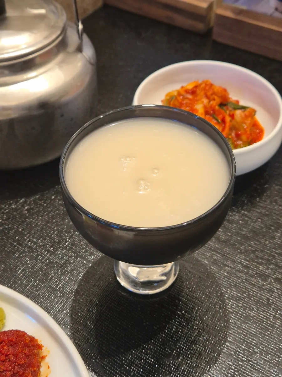 Order for cold soy mixed kalguksu and on jeyuk