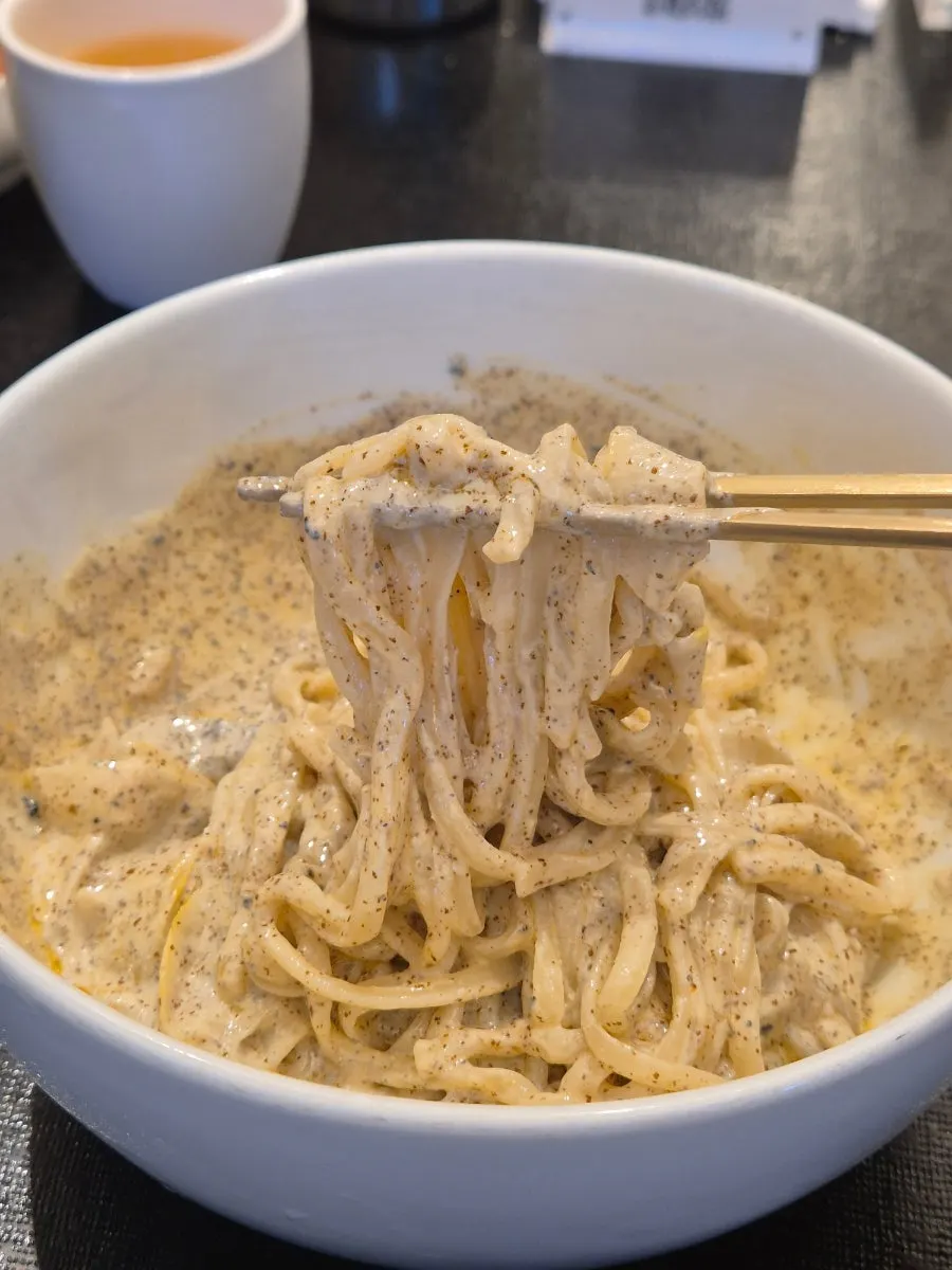 On jeyuk served with herring roe