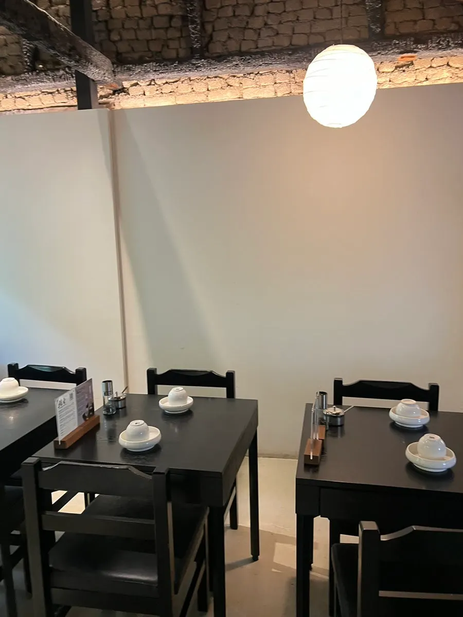 Tanbaek second-floor interior suited to an autumn atmosphere