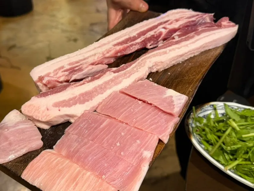 Basic side dishes served alongside the meat