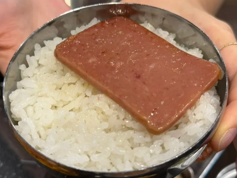 Pork belly grilled together with mineri on top