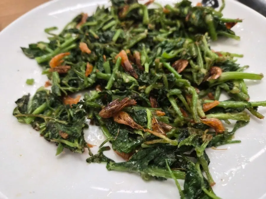 A piece of the minari shrimp jeon