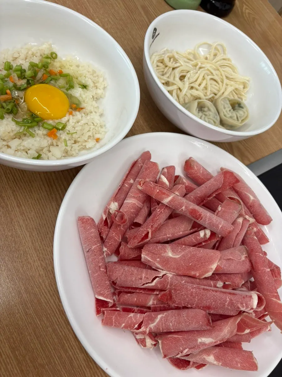 얼큰한 샤브샤브 육수 냄비
