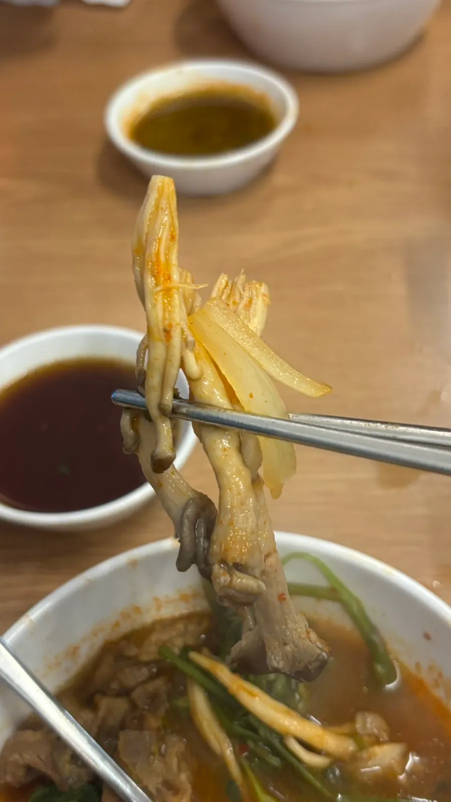 느타리버섯과 감자가 들어간 얼큰 육수