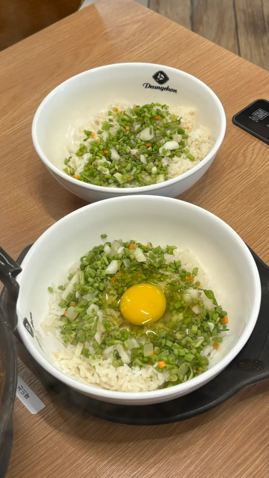 육수를 추가해 끓이는 칼국수 냄비