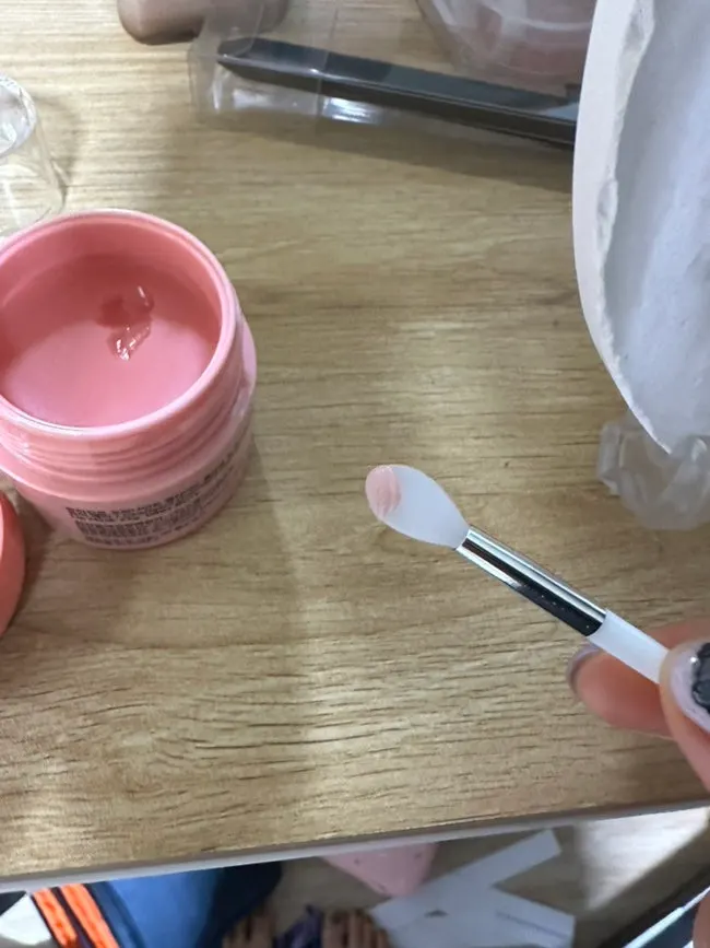 아침과 밤에 사용하는 립 마스크 사진