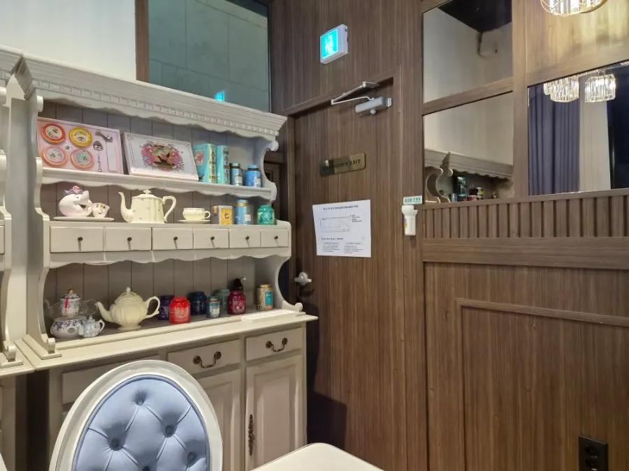 Store with a cake display showcase