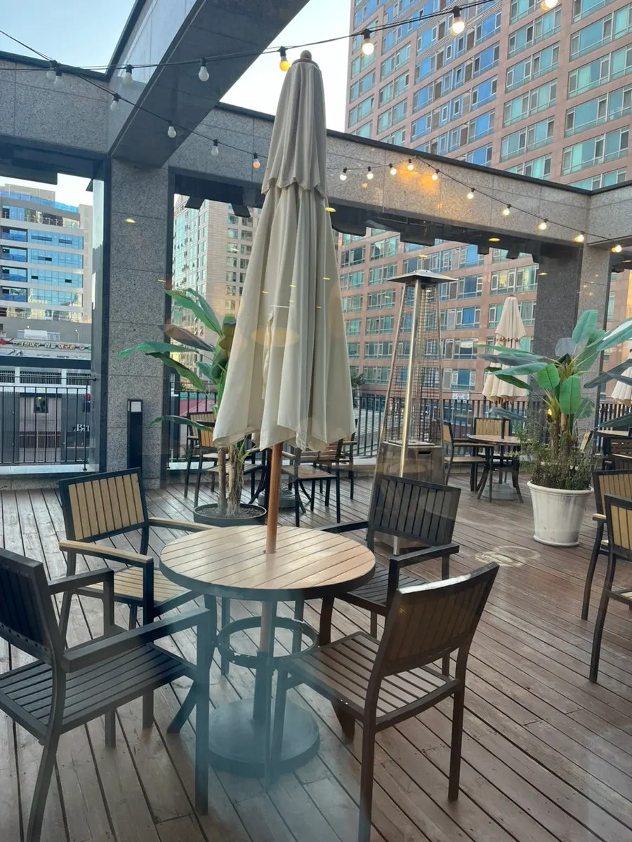 Interior of the 4th floor Diaz café space
