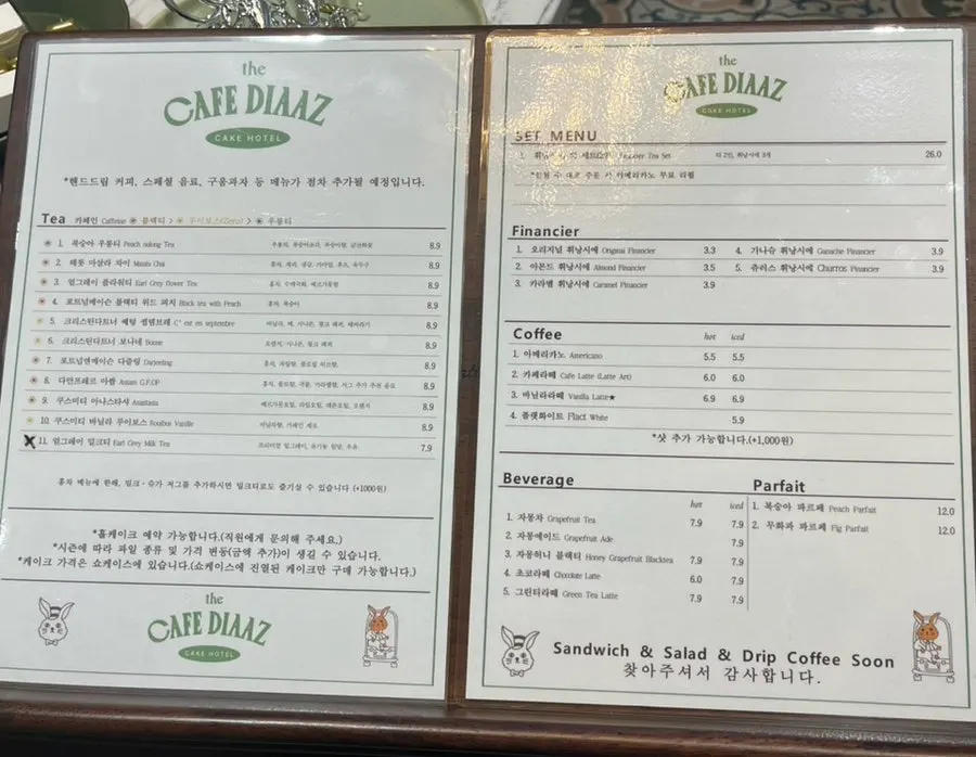 Menu board at Diaz Cake Boutique