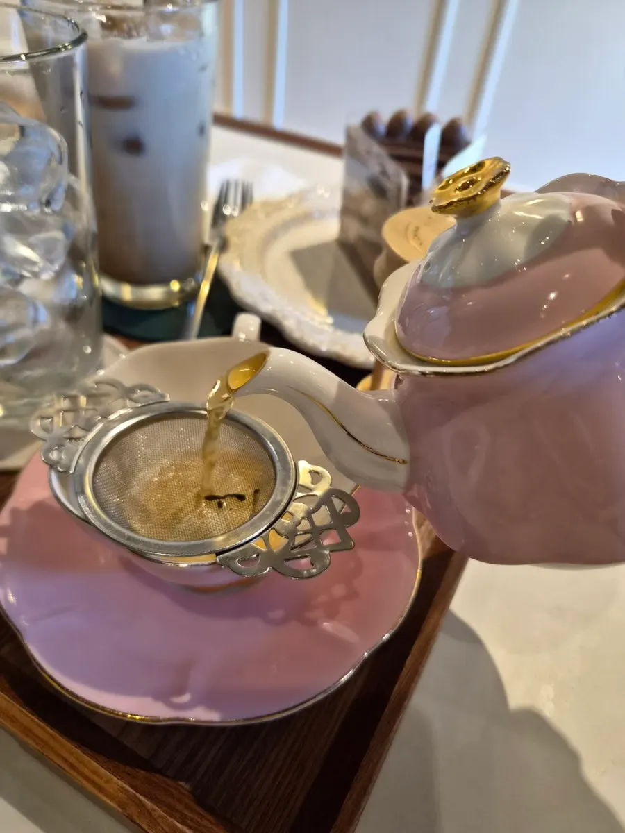 Kusmi Tea Anastasia teapot and teacup