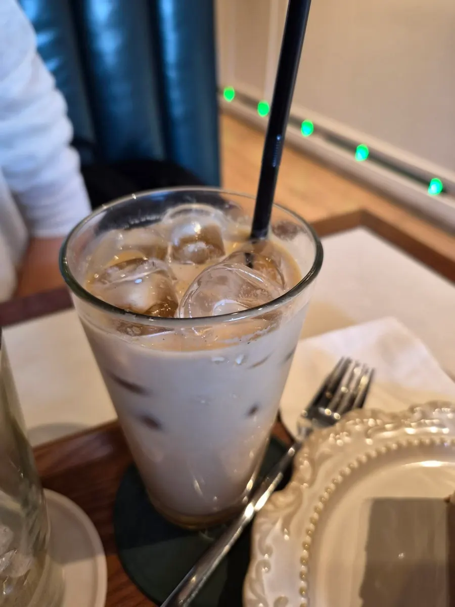 Iced vanilla latte filled with ice