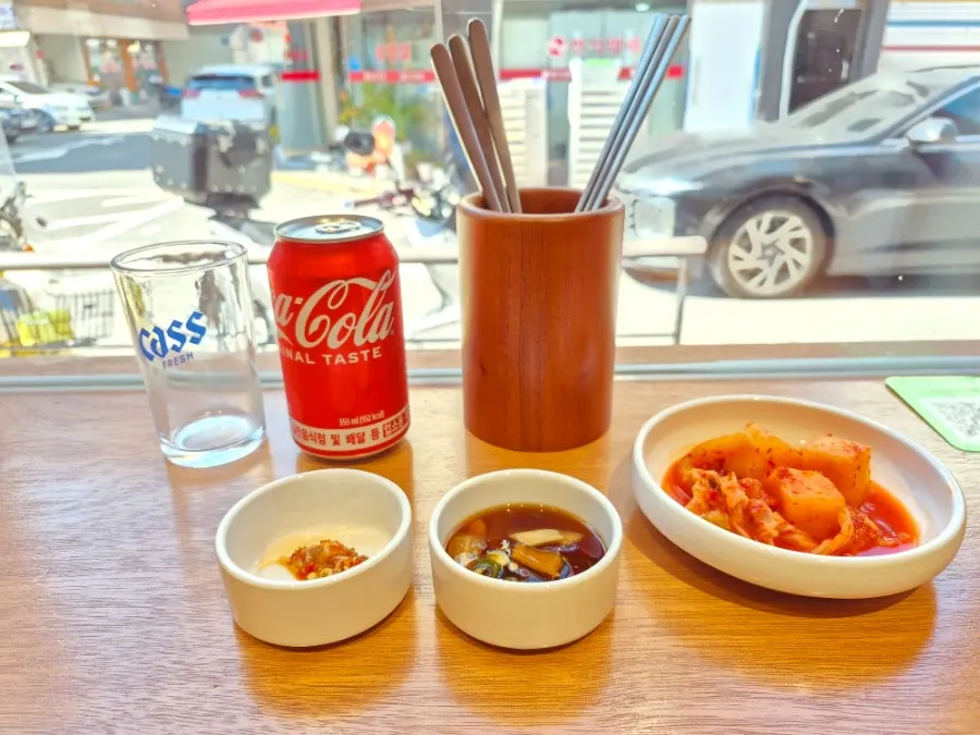 Two dipping sauces served with the sample suyuk