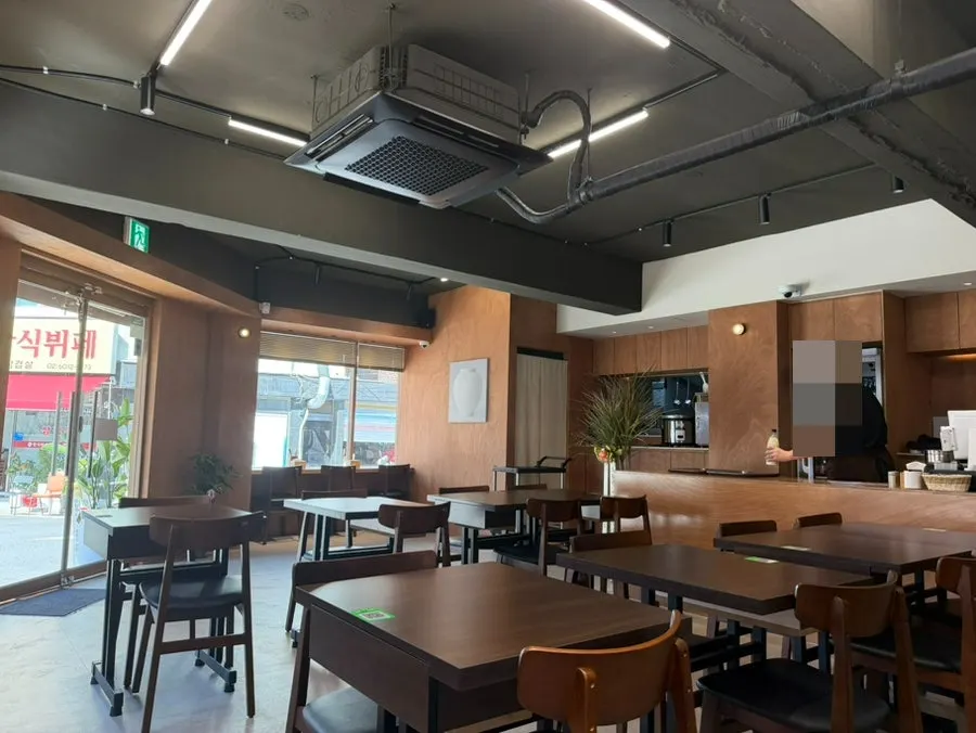Sunlight filling the interior of Dimideun Gunja