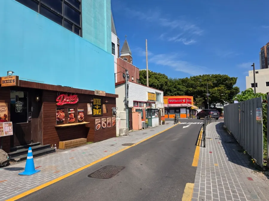 주차장에서 딕시스까지 걸어가는 거리