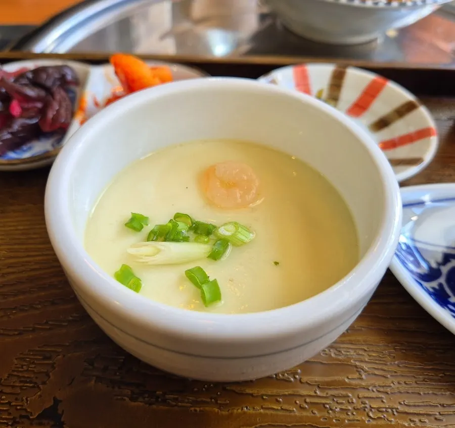 Seaweed soup and side dishes from the hitsumabushi set