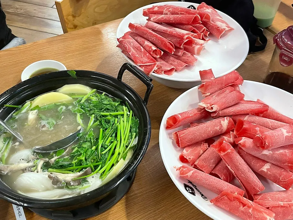 Visit photo of Deungchon Shabu Kalguksu Sangam Branch