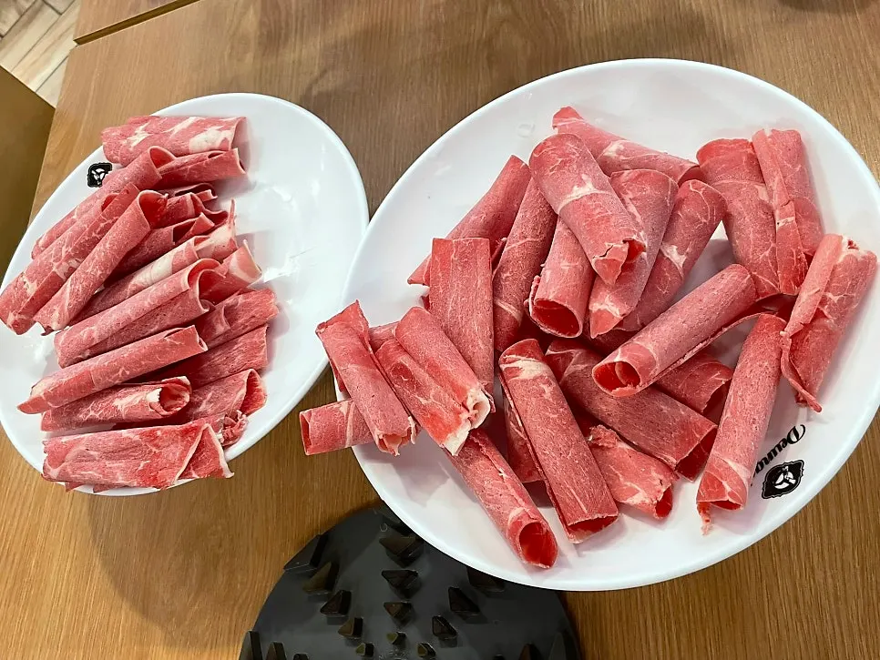 A plate of shabu beef, 180g