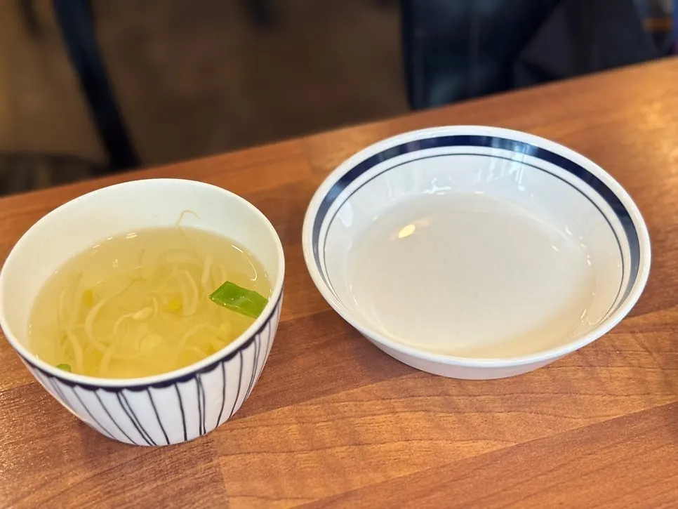 명태조림 식사에 나온 기본 반찬