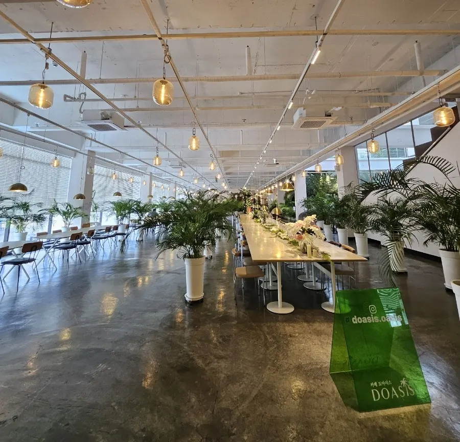 The spacious hall of Doasis that opens up as you step off the elevator