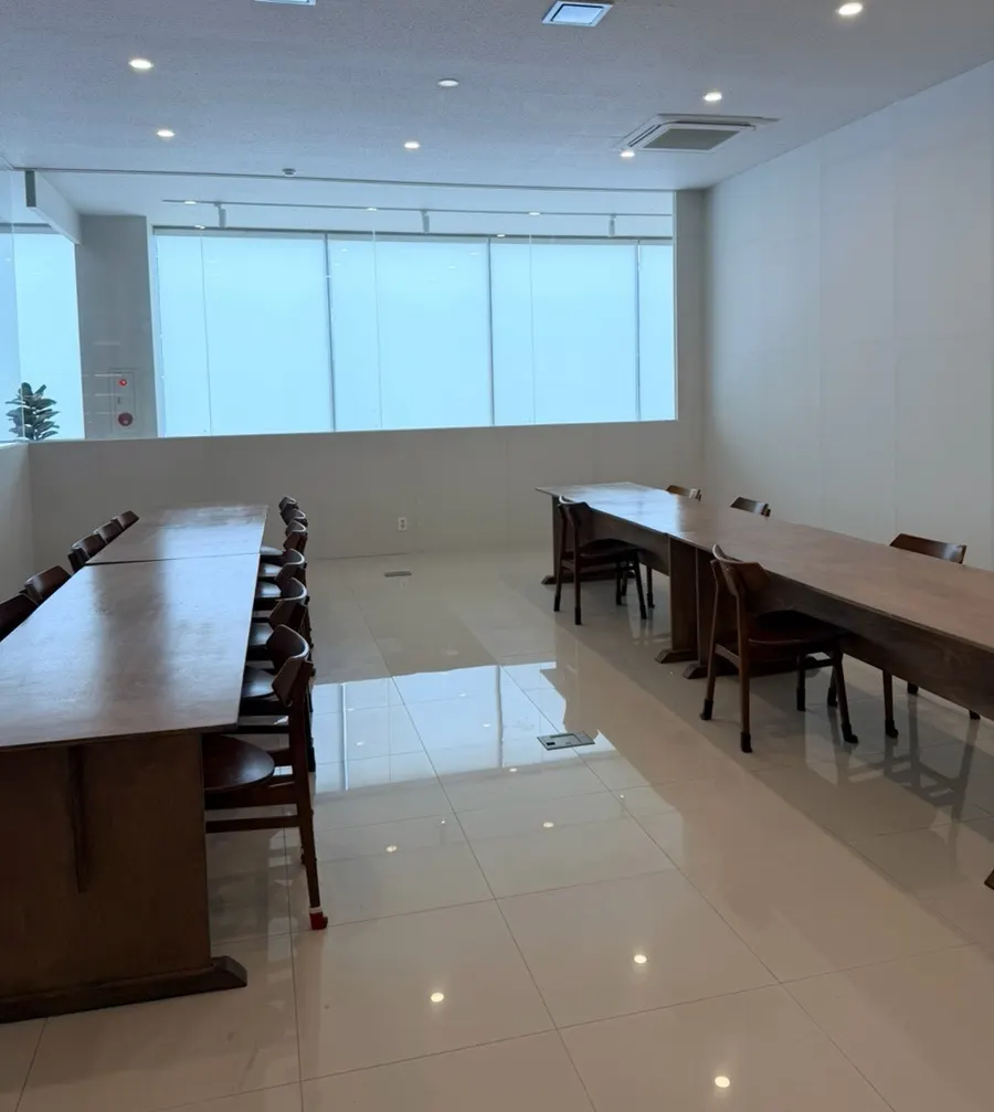 Café seating with generous table spacing