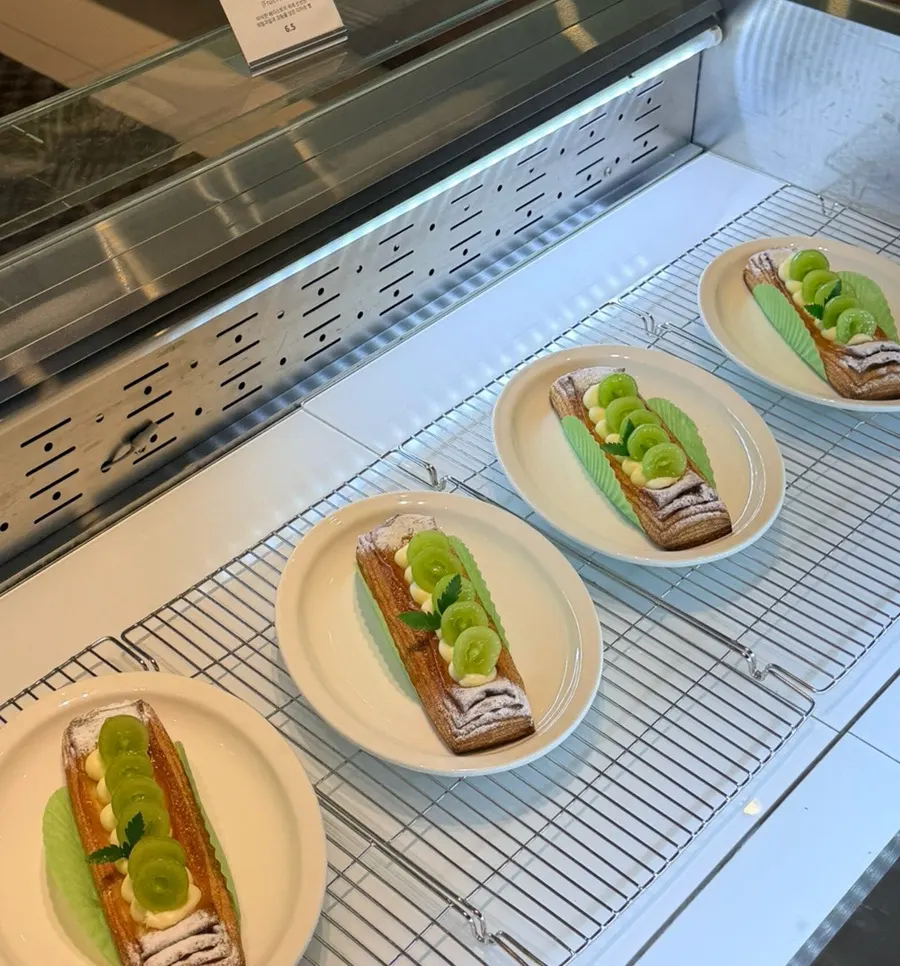 Dobana bakery showcase
