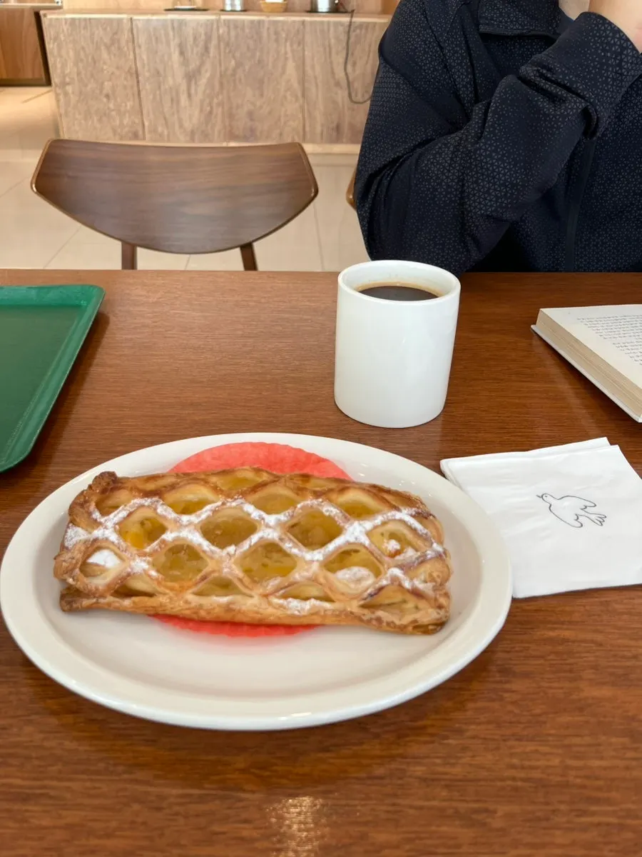 A relaxed café moment spent at Dobana