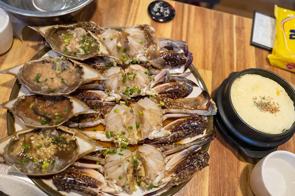 4인분으로 먼저 나온 간장게장 네 마리