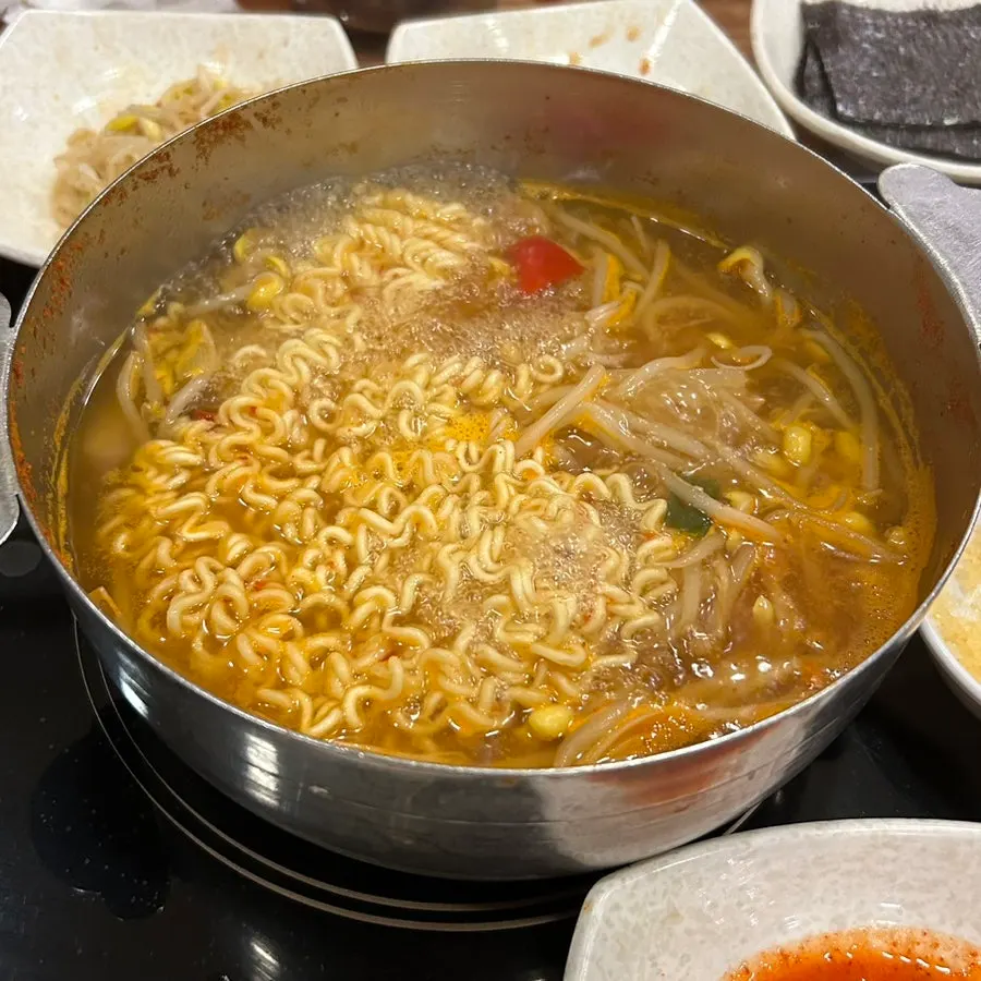 Free ramyeon cooked in the crab stew broth